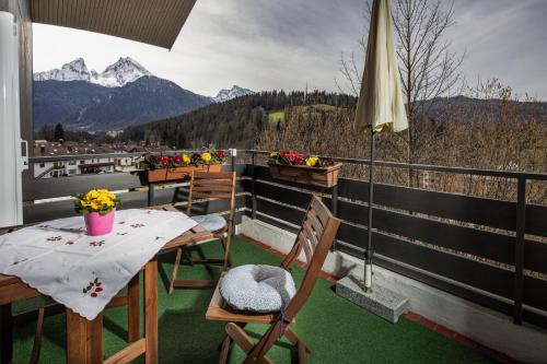 FeWo Berkristall mit Hallenbad - Apartment - Berchtesgadener Land