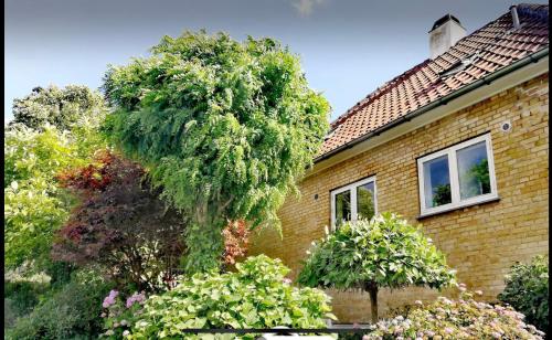  Danish villa with a lovely garden & close to Copenhagen in Gentofte Kommune