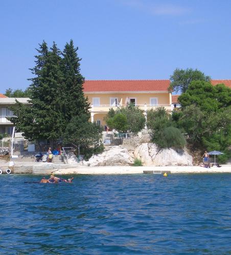  Apartments Tudić, Unterkunft in Brodarica