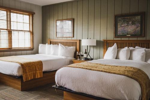 2 double beds