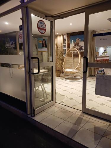 Hotel De La Mer in ซิยง