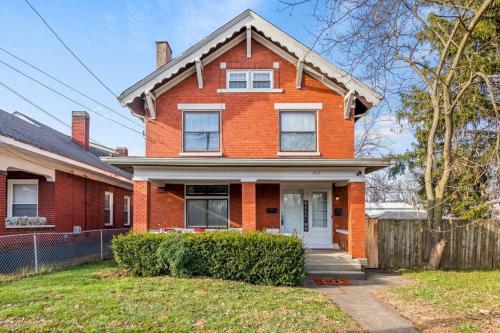 Mid-Century Modern Apartment! - Covington