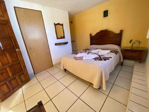 HOTEL CAMELINAS AREA BLANCA in Pátzcuaro, Mexico
