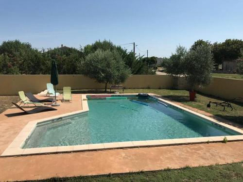 Loue Studio dans une villa avec piscine terrasse