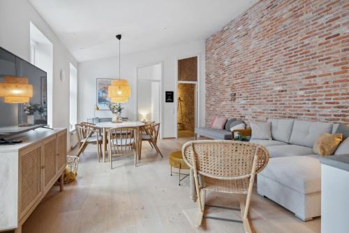  Central 3-bedroom apartment with huge terrace, including queen size beds, Pension in Aalborg