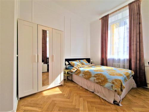 J&W Apartments Świętojańska Rooms, Warsaw