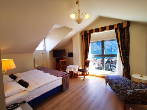 Twin Room with Lake View