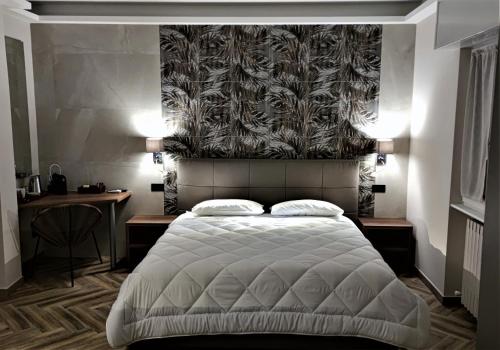 1 king bed, 2 twin beds