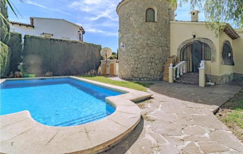 Three-Bedroom Holiday Home in Els Poblets - image 9