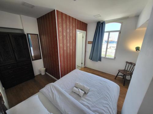 Haifa Hostel – Haifa, FL