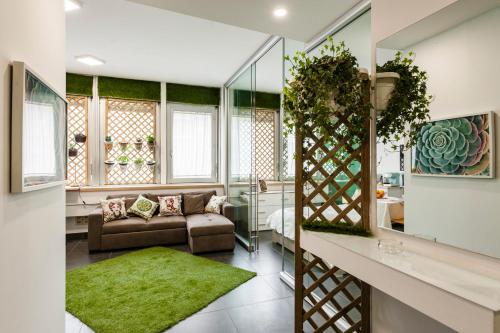 Central Green House 2