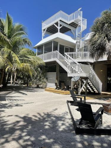 NORTH CAPTIVA ISLAND Steps to Private Gulf Beaches Pools Hot Tub Golf Cart in Captiva Island (Florida)