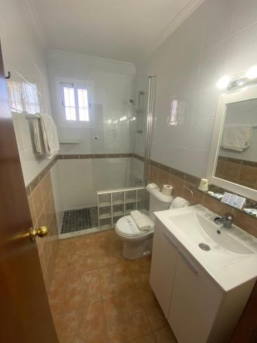 Hostal El Levante - image 2