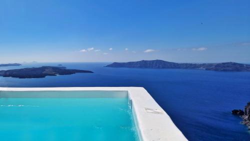 Karpimo Scenery - Caldera Sunset View - Private Hot Tub - Firostefani 2