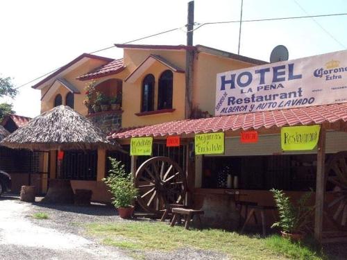 Hotel y Cabaña La Peña