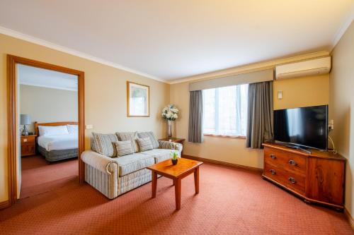 Suite, executive