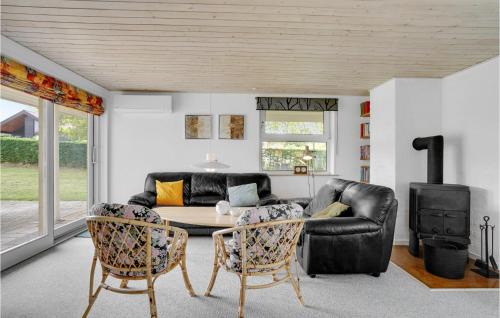  3 Bedroom Pet Friendly Home In Hejls in Hejls