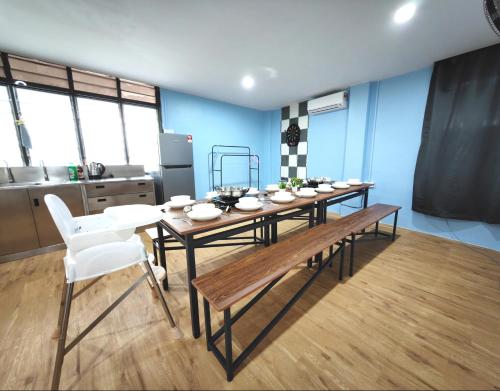 Jonker 14-18pax 3BR, KTV Room, Dart & Snooker