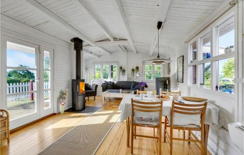  1 Bedroom Awesome Home In Bogø By in Bogø By