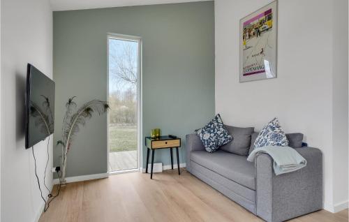  Beautiful Home In Prst With Wifi And 2 Bedrooms in Præstø