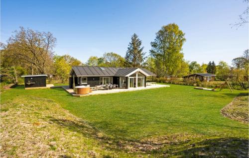 المنظر الخارجي, 6 Bedroom Nice Home In Glesborg in Glesborg