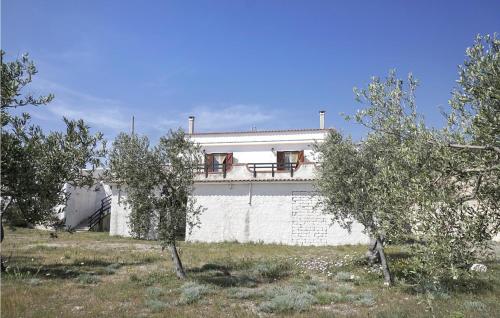 Awesome Home In Mattinata With Wifi And 2 Bedrooms 2