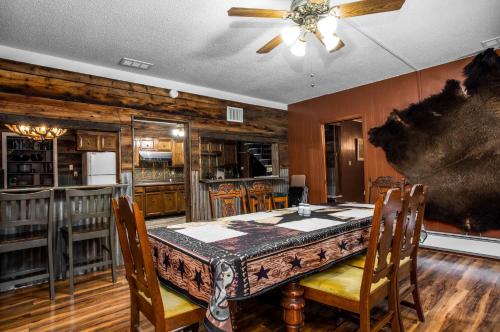 3H Ranch Mountain Retreat in Medina, USA