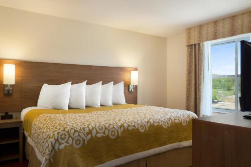 Days Inn & Suites by Wyndham Belmont in Morristown (OH)