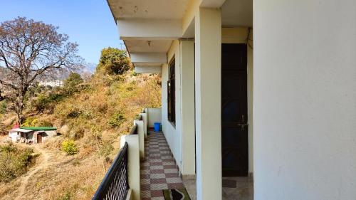 발코니/테라스, Aashirwad Valley View in 나이니탈