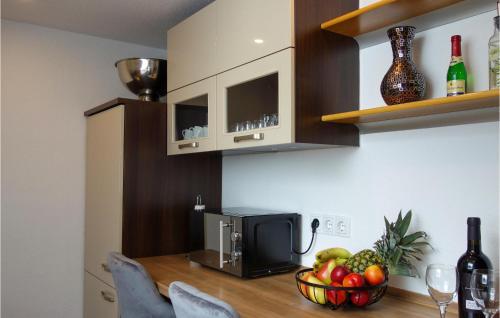 廚房, Lovely Home In Schmallenberg With Wifi in 施馬倫貝格鎮中心