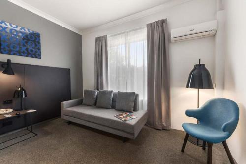 Silkari Urban CKS Sydney Airport Hotel - image 13
