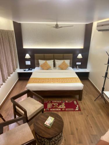 Le Shiv Executive Suite in Thenis