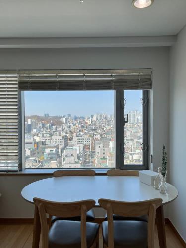 서울 홍대 1분거리 숙소 (1 Minute house from Hongdae) 싱글룸 로비