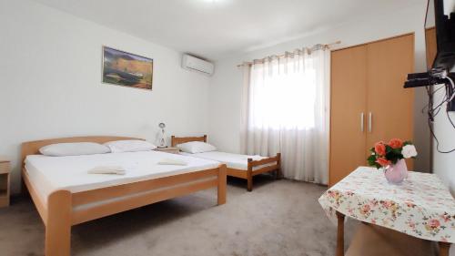 Apartment in nature, Bijela (photo 2)