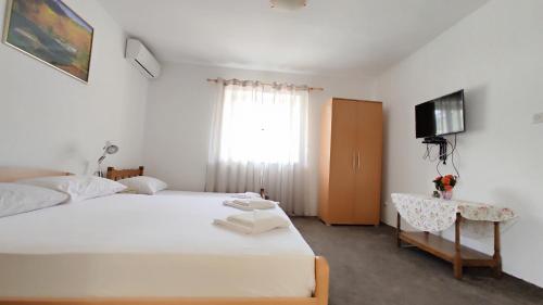 Apartment in nature, Bijela (photo 4)