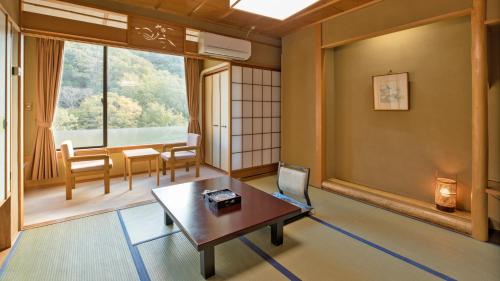 Comfort Japanese-Style Room - West Wing