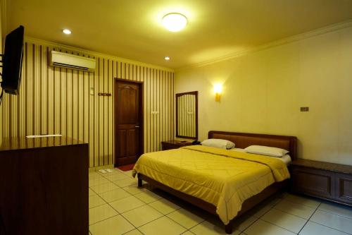 Hotel 678 Cawang powered by Cocotel Room Type - Superior Double Room