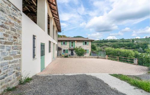 4 Bedroom Nice Home In Castino