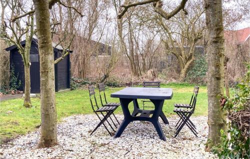  Amazing Home In Zonnemaire With Wifi in Zonnemaire