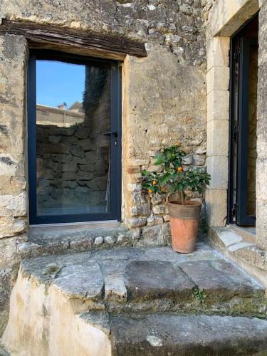 Maison atypique avec jardin et piscine