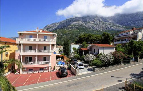 Nice Apartment In Baska Voda With Wifi