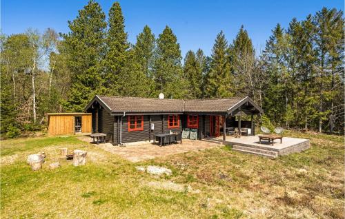  Beautiful Home In Hadsund With Kitchen in Hadsund