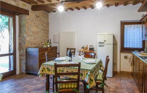 Kitchen, Beautiful Home In Caldarola With Wifi And 3 Bedrooms 2 in Caldarola