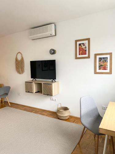 Central Apartment - Museum View - image 8