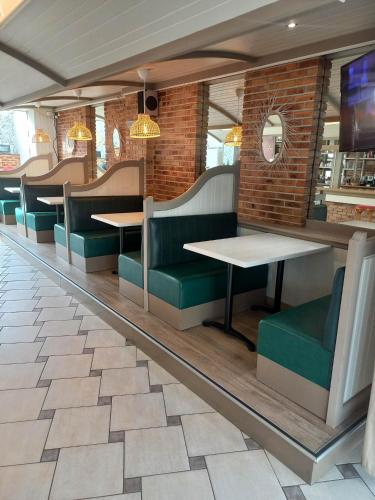 Hotel De La Mer in ซิยง