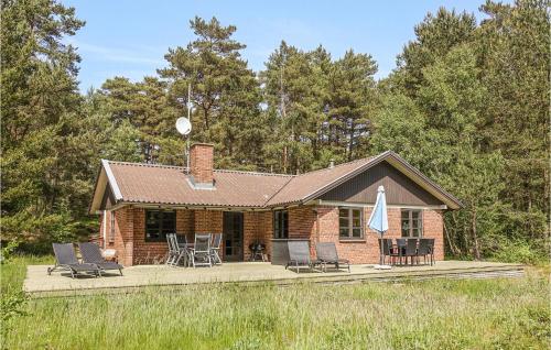  Beautiful Home In Nex With 3 Bedrooms And Wifi, Pension in Neksø