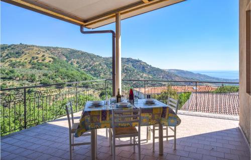  Amazing Apartment In Montepaone With 4 Bedrooms 2, Unterkunft in Montepaone