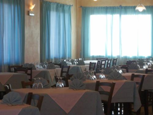 Pubi/sohvabaar, Hotel Baia Marina in Orosei