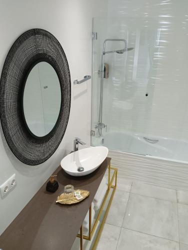 Double Room with Balcony (2 Adults + 1 Child) image 2
