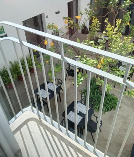 Double Room with Balcony image 4